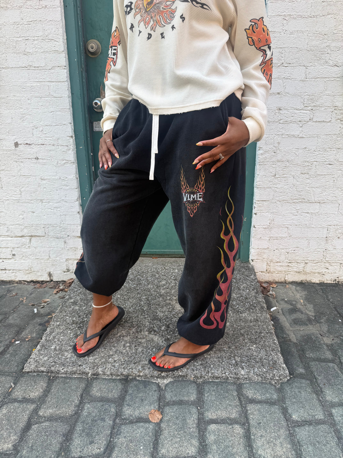 VOLUME RYDERS FLAME SWEATS